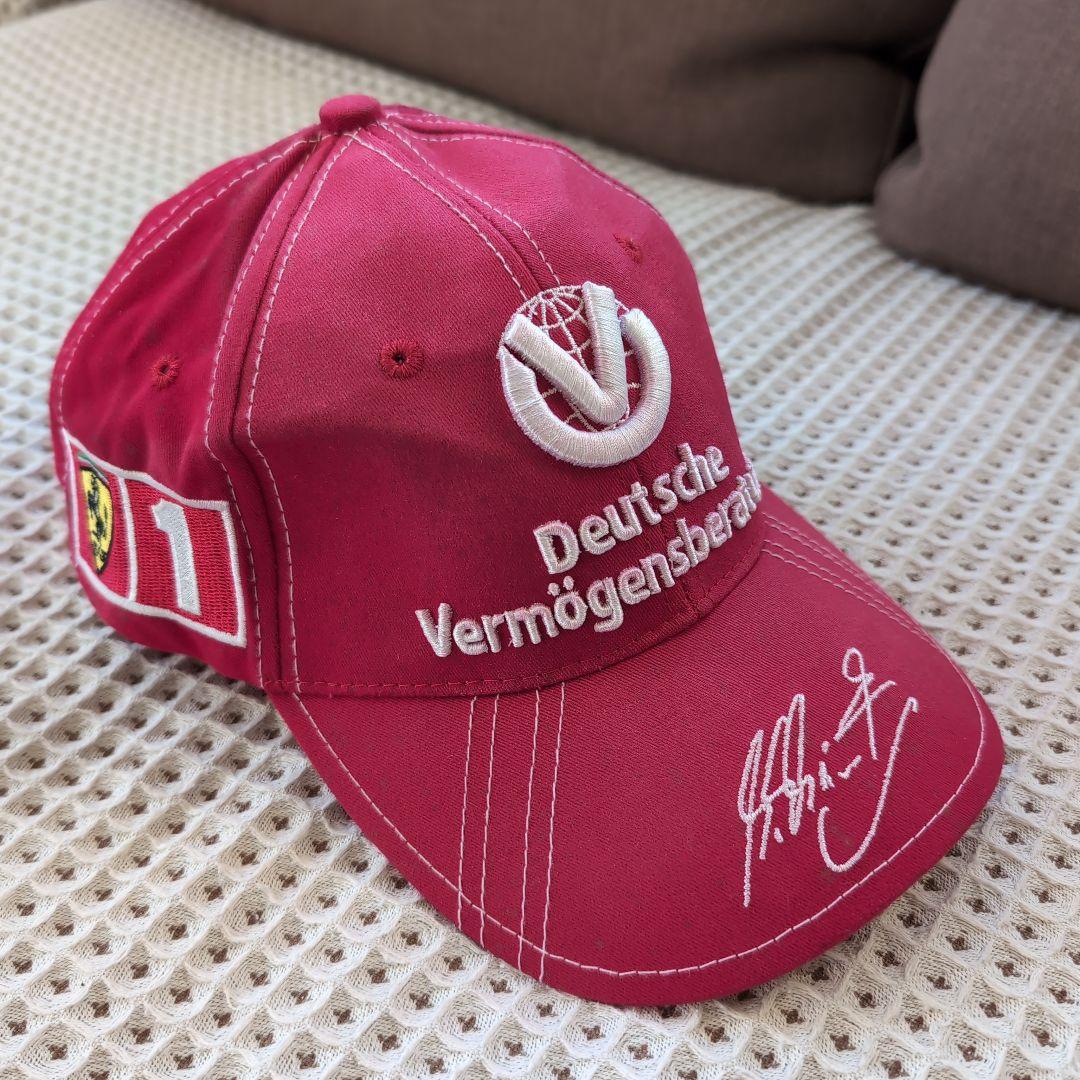 Boné Ferrari F1 do Michael Schumacher, vermelho, foto principal